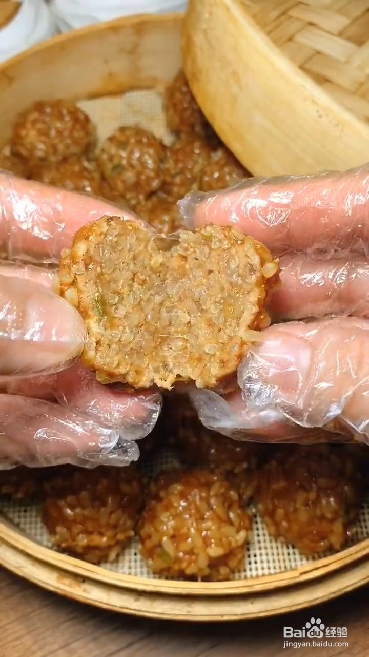 如何制作软糯鲜香的炸丸子