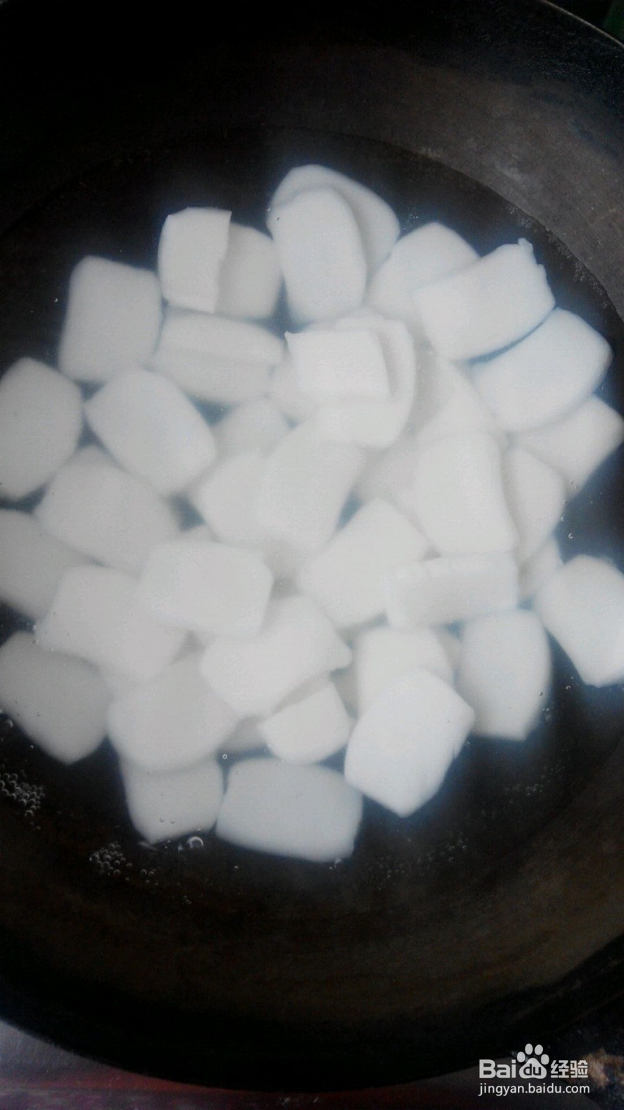 腊肠炒年糕的做法