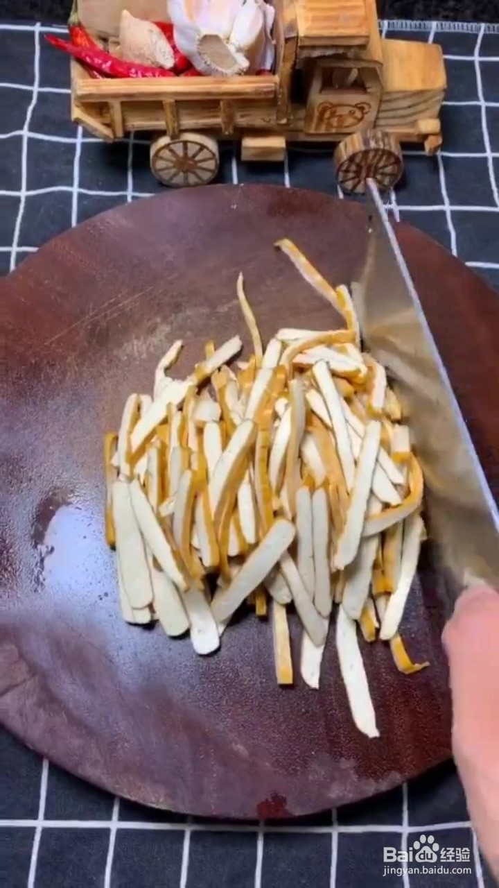 如何制作豆干炒韭菜