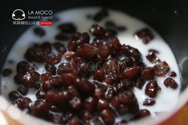 抹茶蜜豆小面包