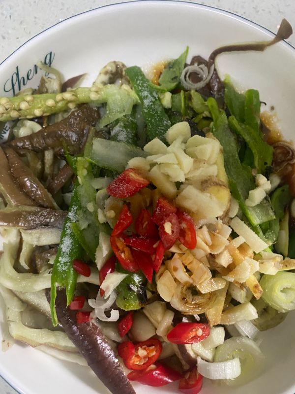 青椒茄子凉拌菜