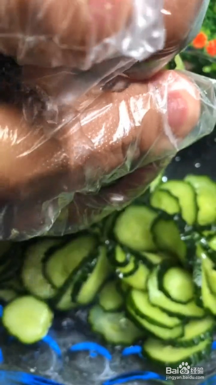 超级好吃下饭的又易学的香辣拌黄瓜怎样做