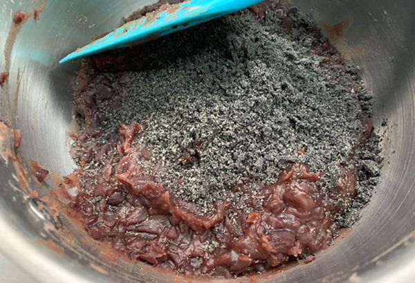 日式蜜豆芝麻包