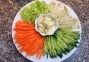 美食—如何做好吃的老北京炸酱面