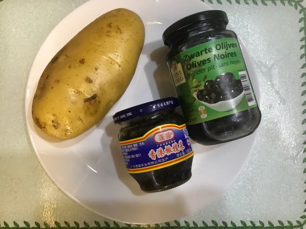 橄榄菜凉拌脆口土豆丝