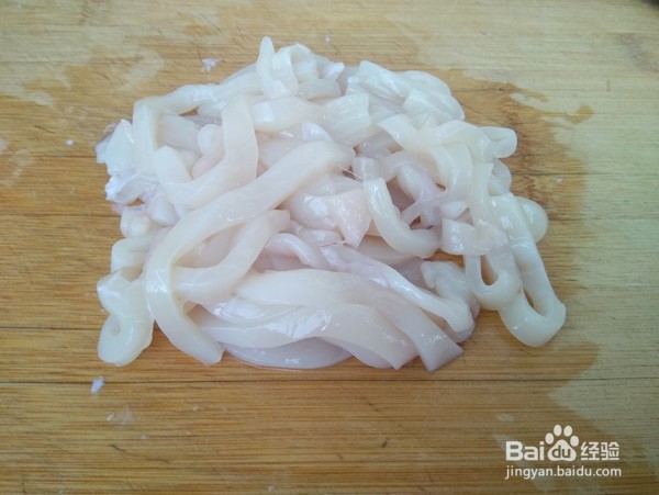 鱿鱼炒辣椒的做法