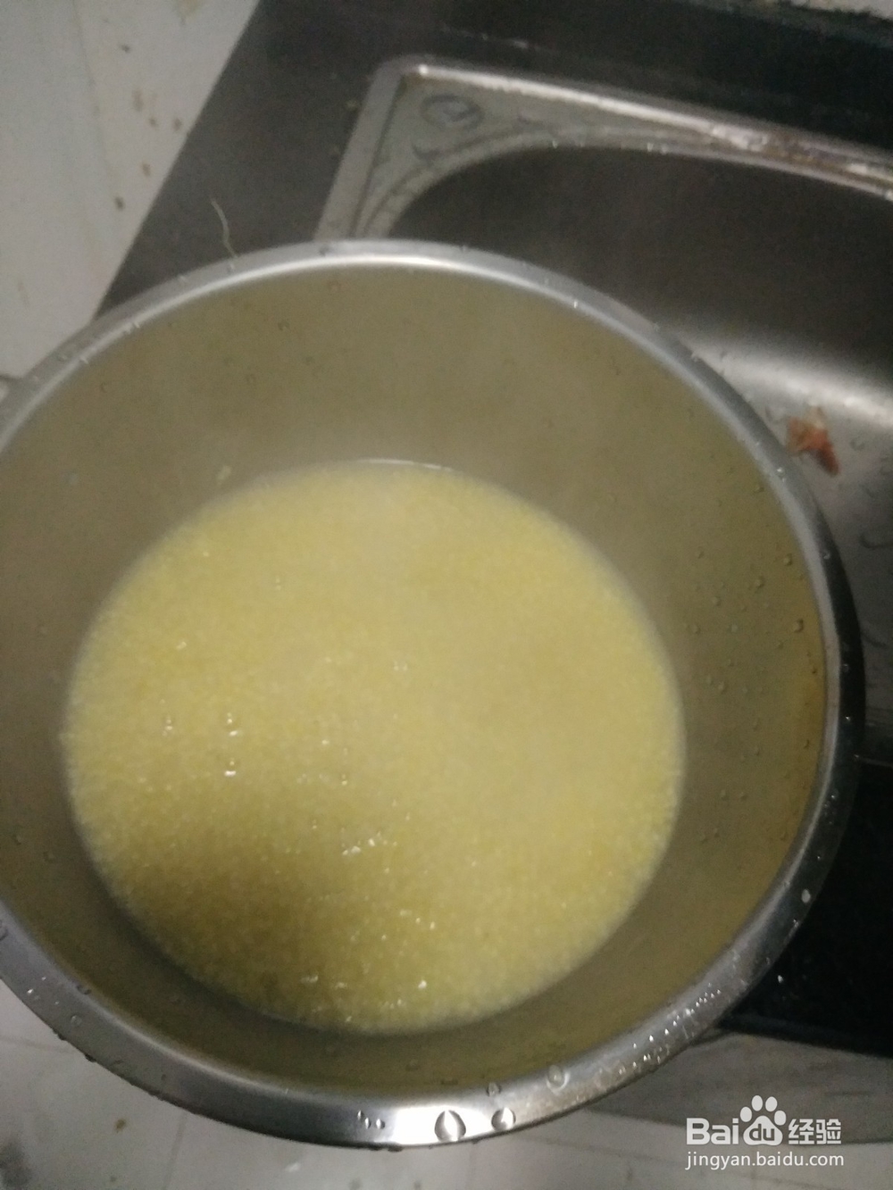 已凉小米粥的二次加热