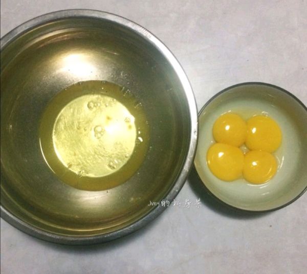 葱香肉松面包卷