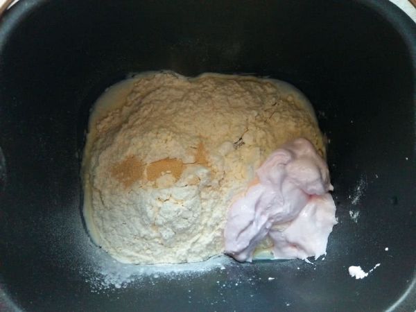 蔓越莓黑芝麻酸奶软欧