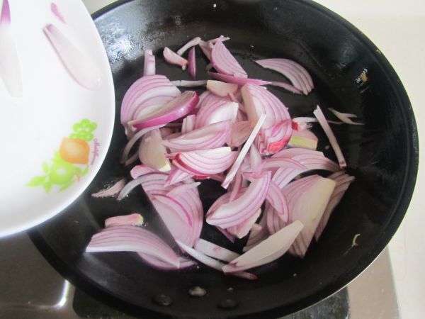 青椒洋葱炒鸡蛋