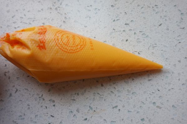 酥皮奶黄流沙月饼