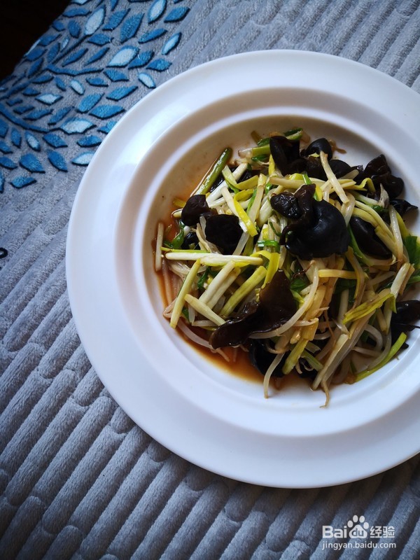 绿豆芽炒蒜苗怎么做