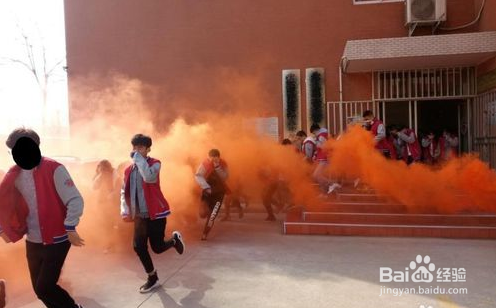 宿舍发生火灾应采取的措施