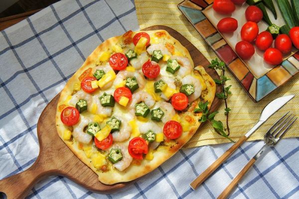 鲜虾秋葵薄底披萨