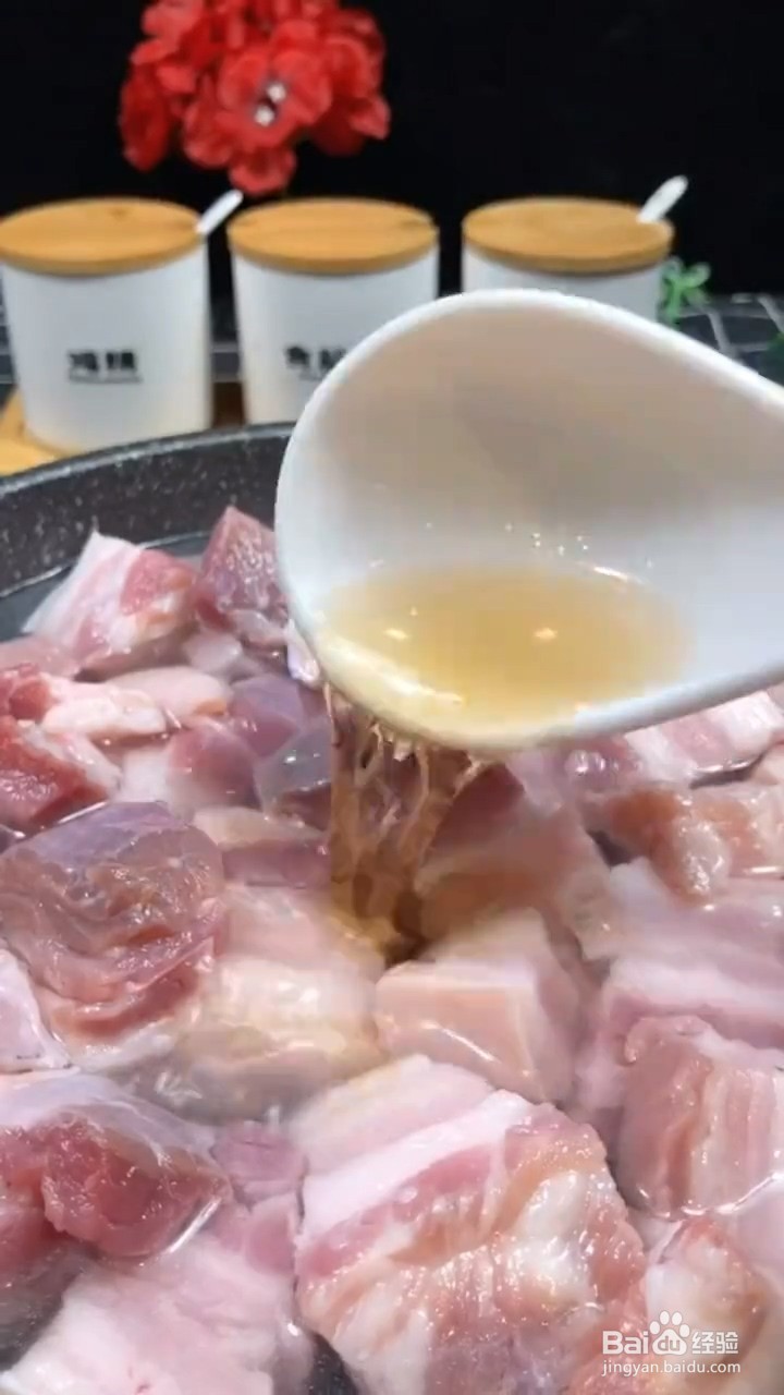 超级无敌好吃下饭的土豆焖红烧肉怎样做