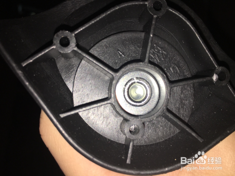 行李箱的万向轮子坏了怎么办?