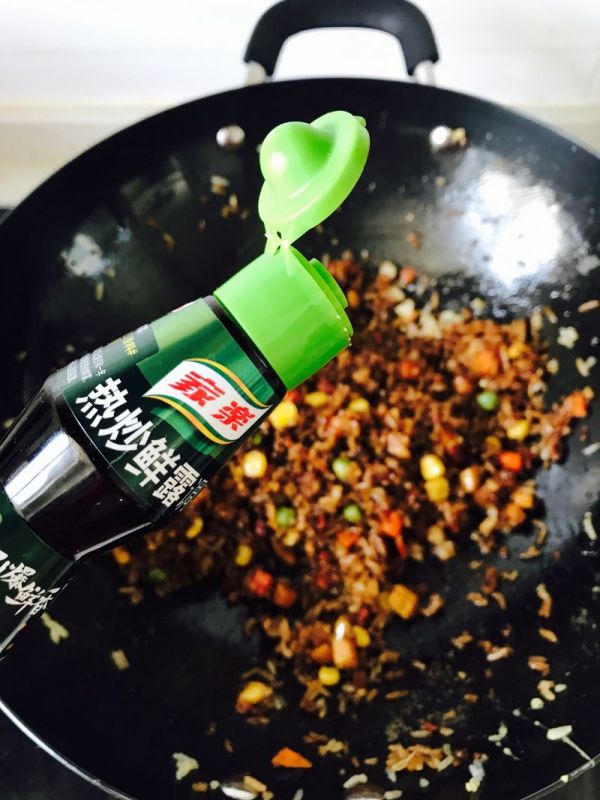 培根杏鲍菇酱油炒饭