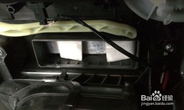 3008空调滤芯更换步骤如下