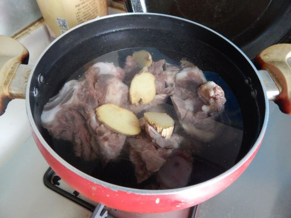 西红柿山药牛骨汤