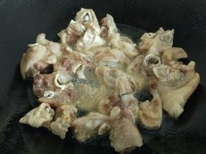 广西甜酸猪脚的做法