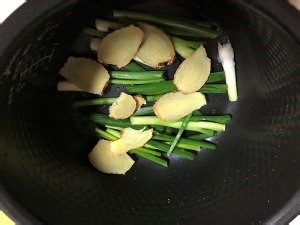 电饭煲版盐焗鸡