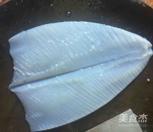 家常炒鱿鱼的做法