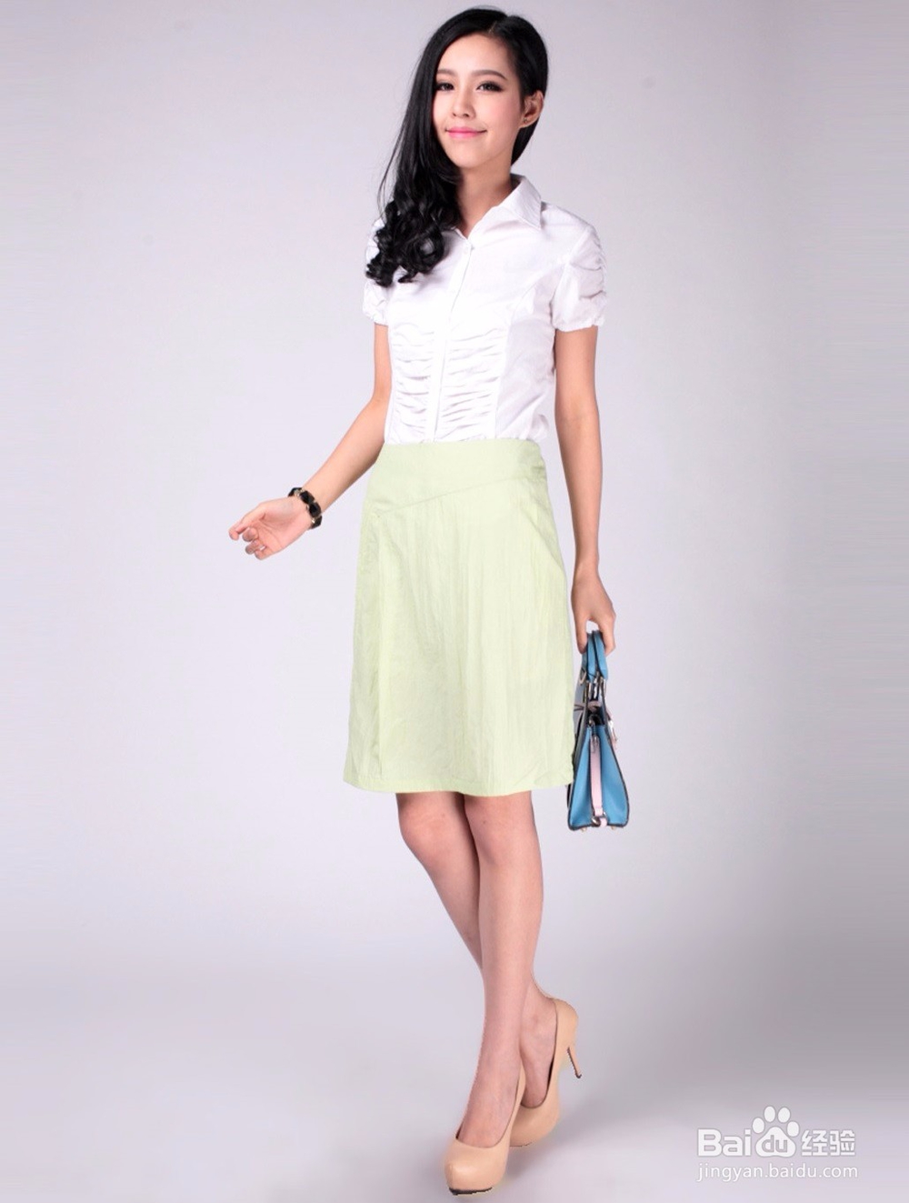 白衬衫配什么裙子好看
