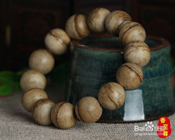 为什么有的沉香手串会开裂