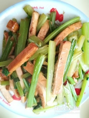 健康养生佳品芹菜炒豆干的做法