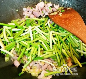 肉丝炒蒜苔的做法