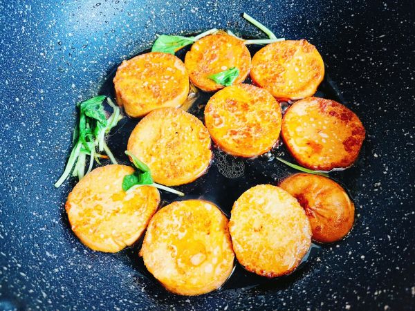 金龙鱼煎煮素鸡马兰头