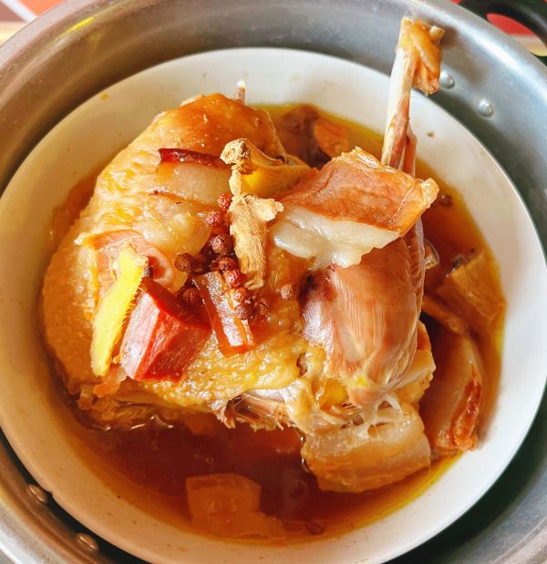 花椒花雕酒干蒸土鸡