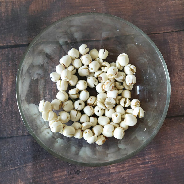 莲子桂圆红枣汤