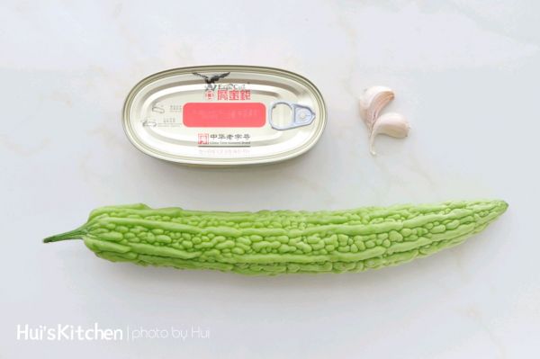 豆豉鲮鱼炒苦瓜