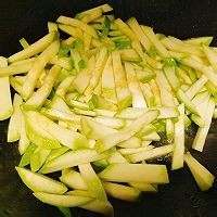 小南瓜炒鸡蛋怎么做