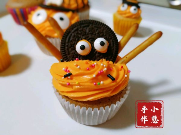 万圣节纸杯蛋糕