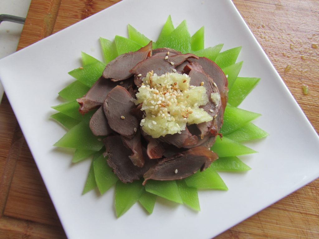 看着就让人流口水的莴苣拌鸭胗你会做吗？