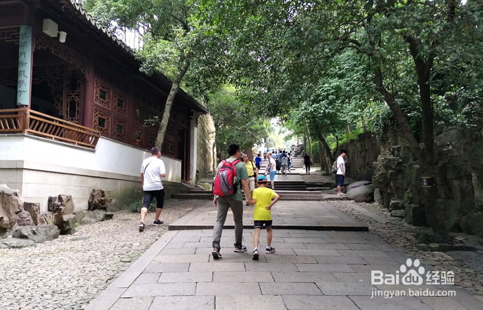 如何游玩苏州的虎丘山剑池
