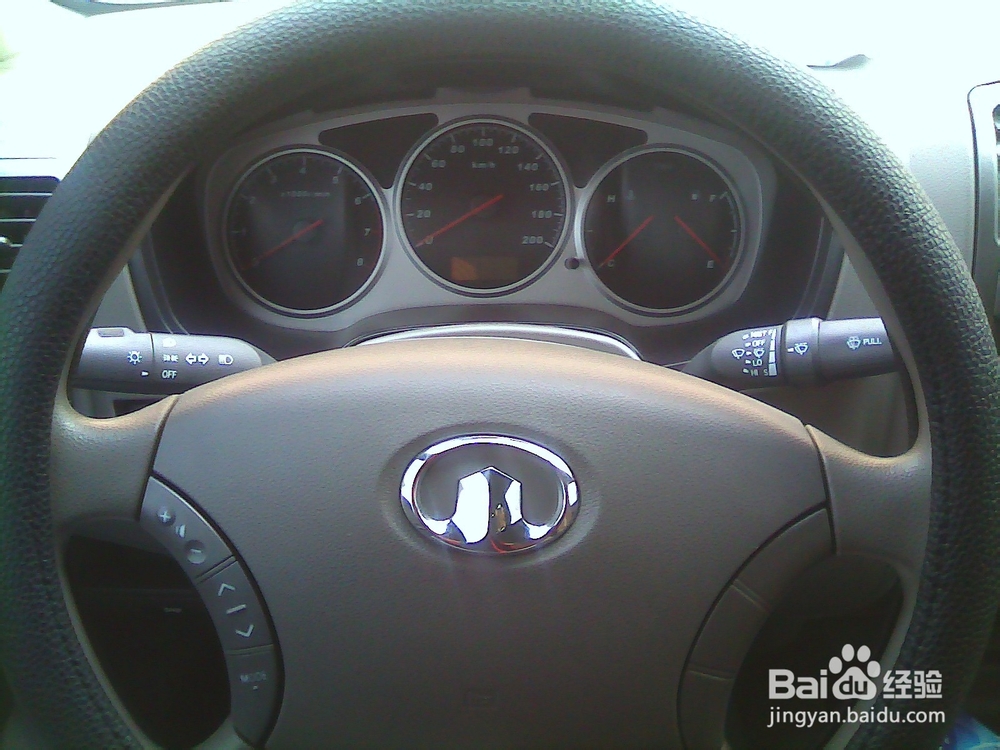 初级车手驾驶时谨记一些细节，遵守路规安全驾驶