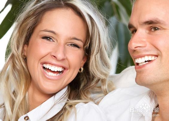 怎么笑起来拍照好看