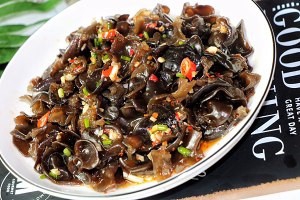 凉拌木耳的做法