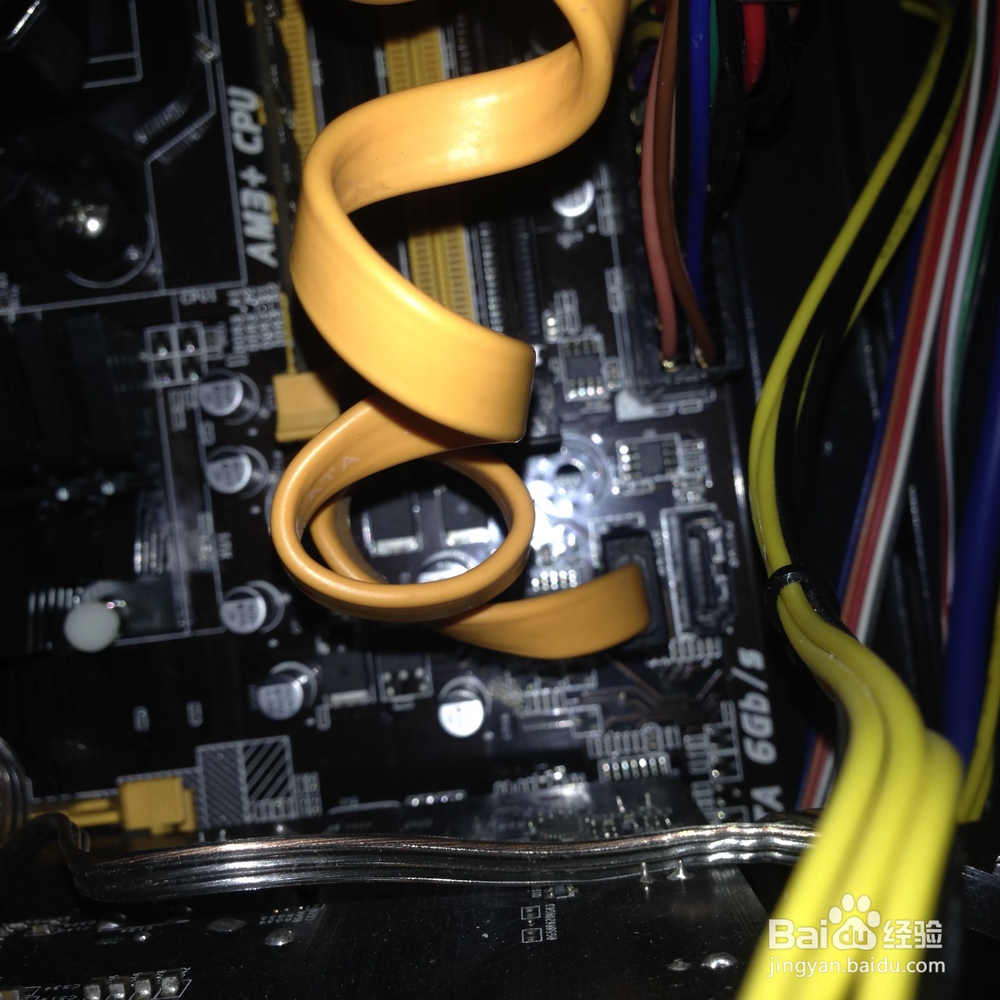 如何在原有的硬盘上增加一块硬盘