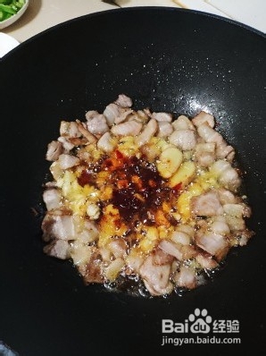 农家小炒肉是非常下饭的一道菜