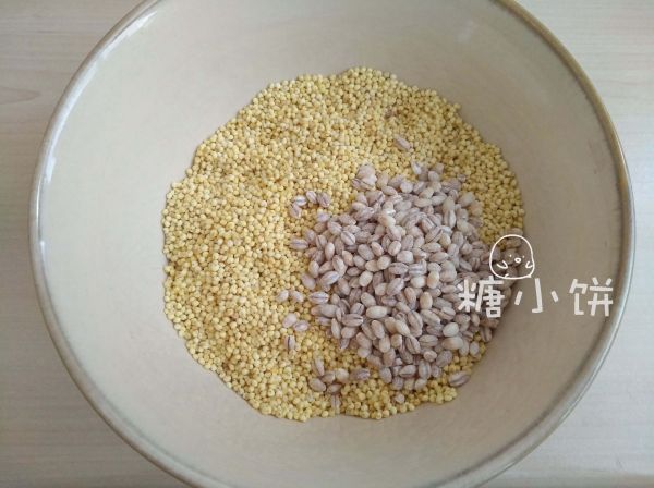 杂粮咸菜黄米粽