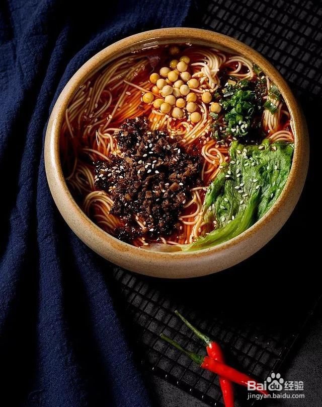美味的炸酱面你在家也可吃到