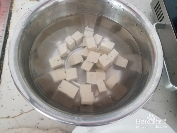 如何制作小葱拌豆腐