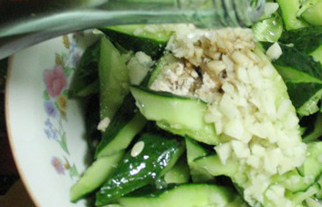 你们知道凉拌青瓜是怎么做的吗？