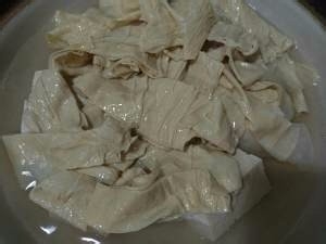 如何做出好吃腐竹嫩肉豆腐煲