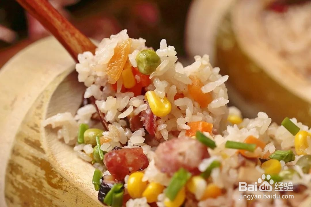 当地特色-竹筒饭-蒸出来的米饭口感才香