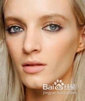 秋冬彩妆爱简洁简单更显优雅魅力